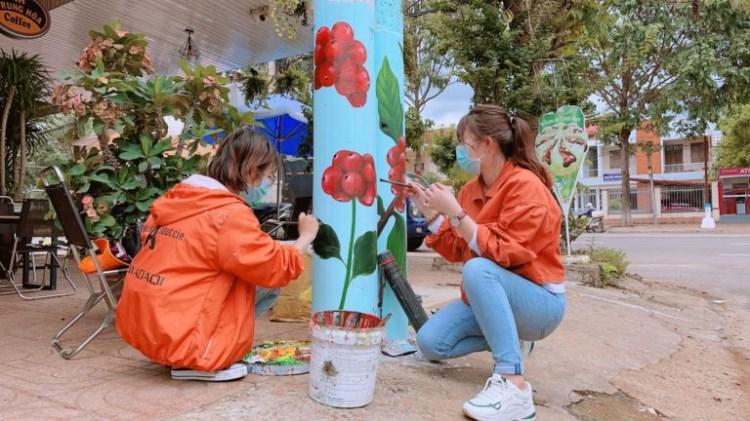 FPoly Tay Nguyen organizes the "Street murals - Central Highlands identity" project, contributing to the landscape of Buon Ma Thuot city.
