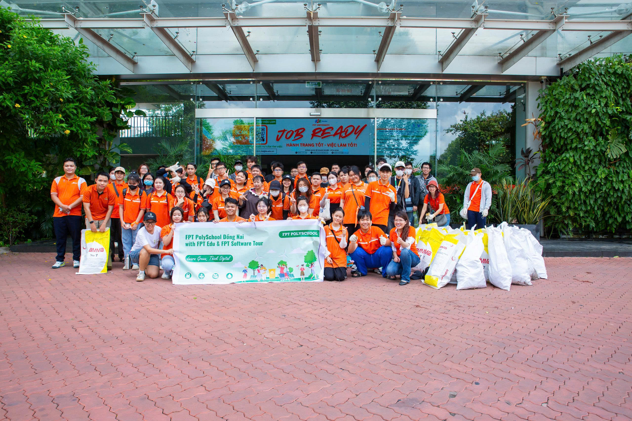 FPT University and environmental NGOs worked together to promote sustainable waste management through the FPT Clean-Up Day campaign