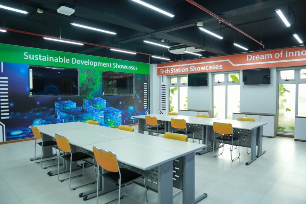 Truong dh fpt valley campus sai gon tai lab innovation 2 1536x1024