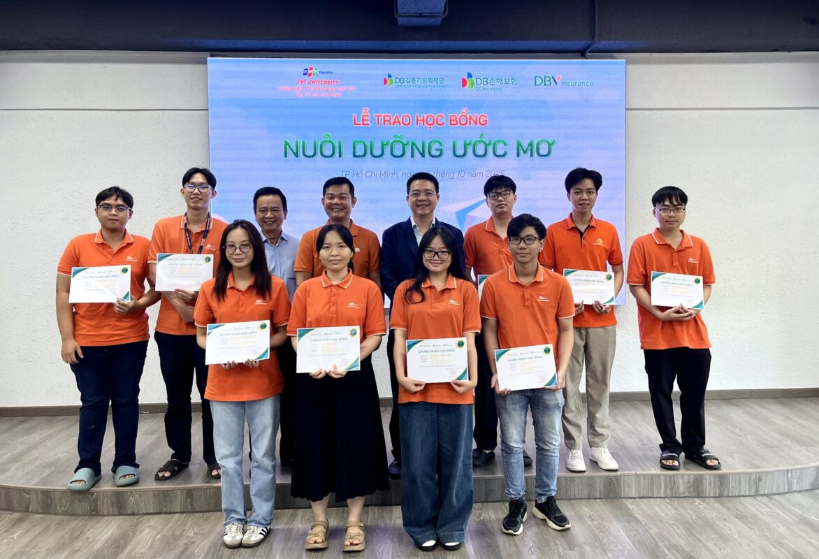 Le trao hoc bong nuoi duong uoc mo lan toa niem tin chap canh tri thuc cho sinh vien fpt