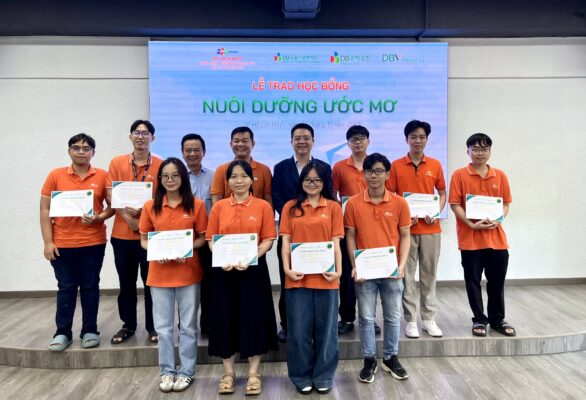 Le trao hoc bong nuoi duong uoc mo lan toa niem tin chap canh tri thuc cho sinh vien fpt