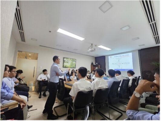 Fpts ojt va nhung buoc ngoac tren con duong hoc van