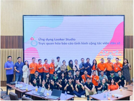 Huyen thoai va thuc tien trong khoa hoc hanh chinh cong 9