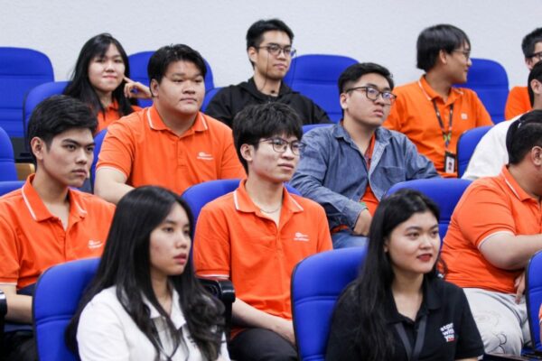 Le trao hoc bong go japan hien thuc hoa giac mo su nghiep ict toan cau cung fpt software