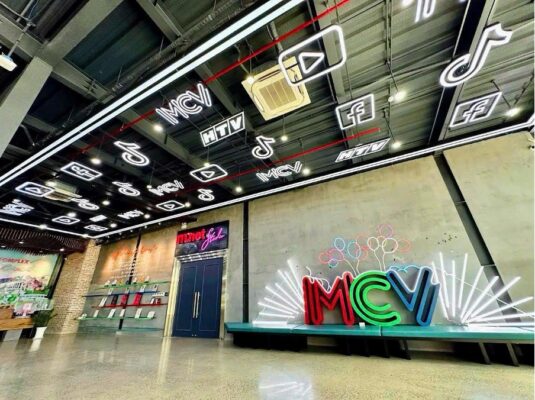 Mcv group hanh trinh 3 thang truong thanh trong the gioi sang tao