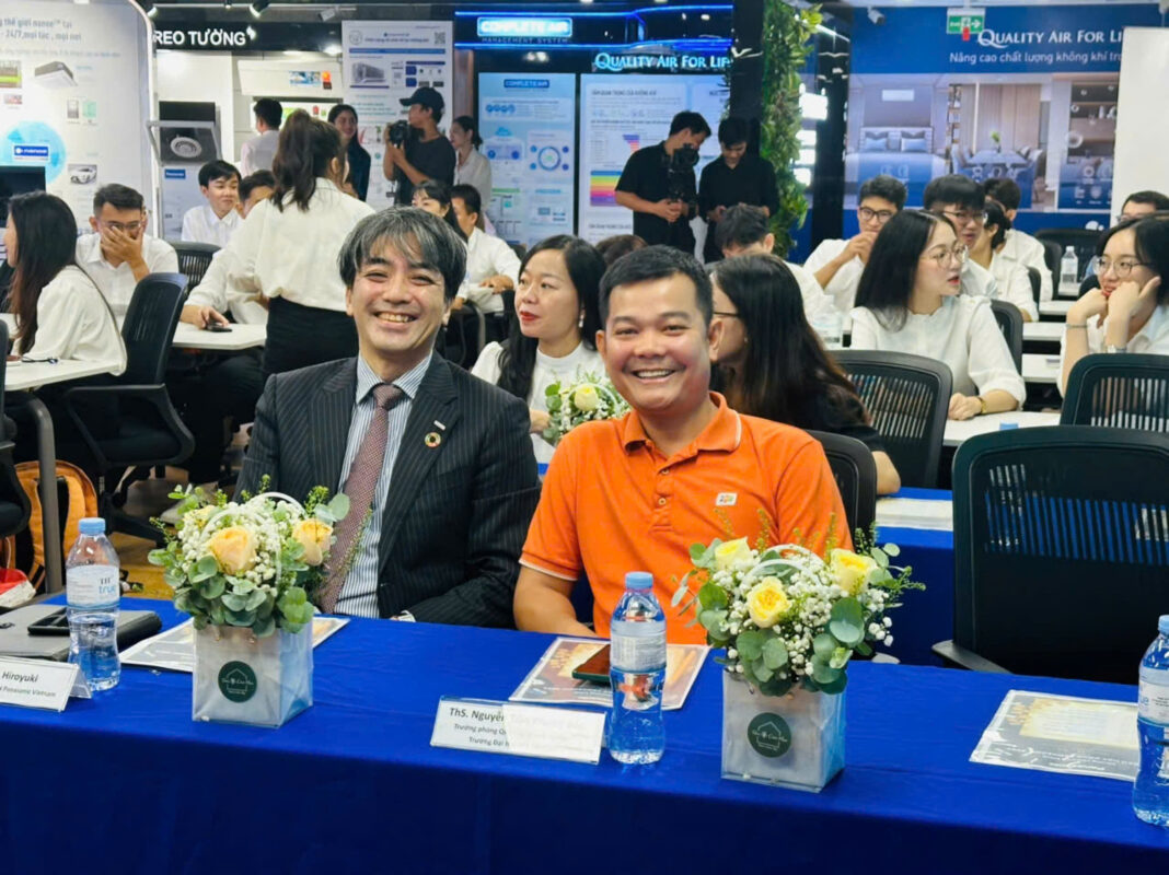 Sinh vien fptu xuat sac nhan hoc bong panasonic asia 2024