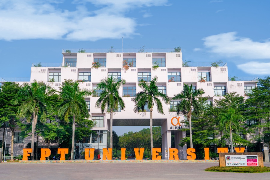 FPTU VÀ CÔNG TY CỔ PHẦN NHỰA TÂN PHÚ TRAO ĐỔI HỢP TÁC TRONG BỐI CẢNH TMĐT TĂNG TRƯỞNG MẠNH