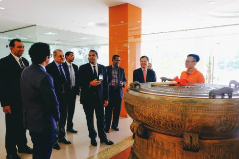 bo truong Sri Lanka tham dh fpt 6