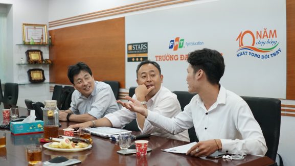 DH FPT Phong van Nhat Ban 4