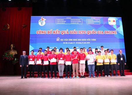 20181128 trao 13 giai thuong v 9238 8600 1543723980