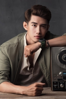 ban gai moi cua vu cong quang dang la ai 683x1024