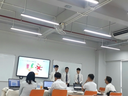 Bài viết Sinh viên ngành Ngôn ngữ Nhật tự tin bảo vệ tốt nghiệp