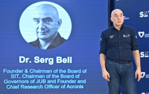 Nhà sáng lập Serg Bell của Acronis.