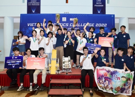 Vietnam Robotics Challenge 2022 dhfpt 1