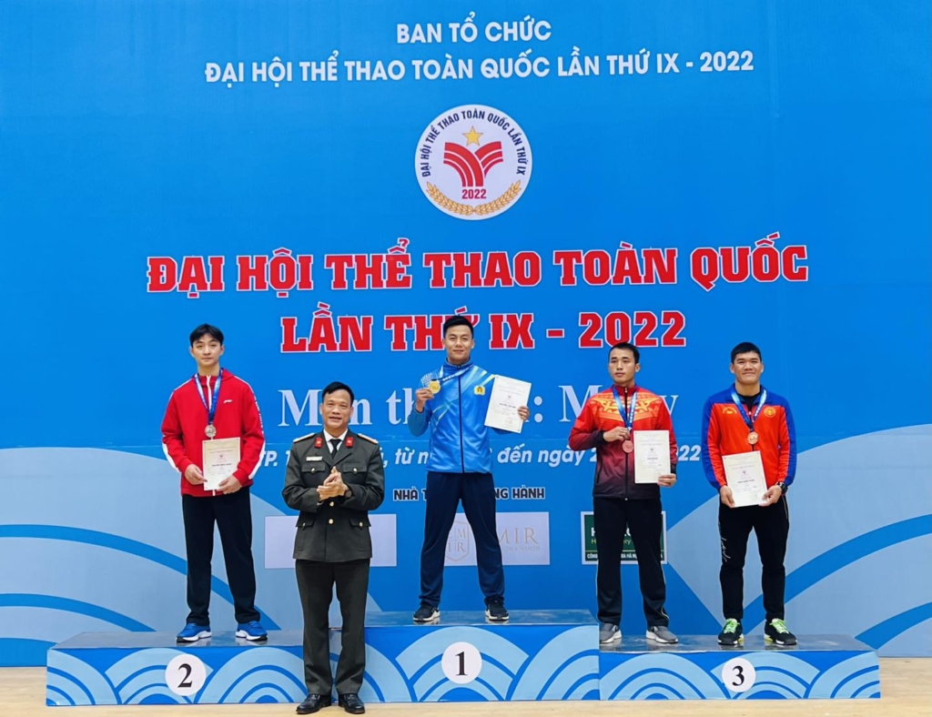 Giang vien Vovinam DHFPT dat huy chuong vang dai Hoi the thao toan quoc 2022 1