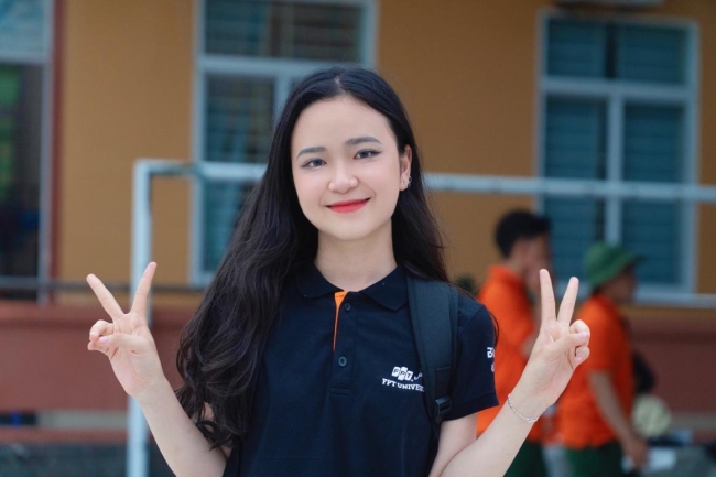 Ngắm ngay nhan sắc kẹo ngọt của nữ sinh viên ĐH FPT campus Đà Nẵng - Ảnh 1