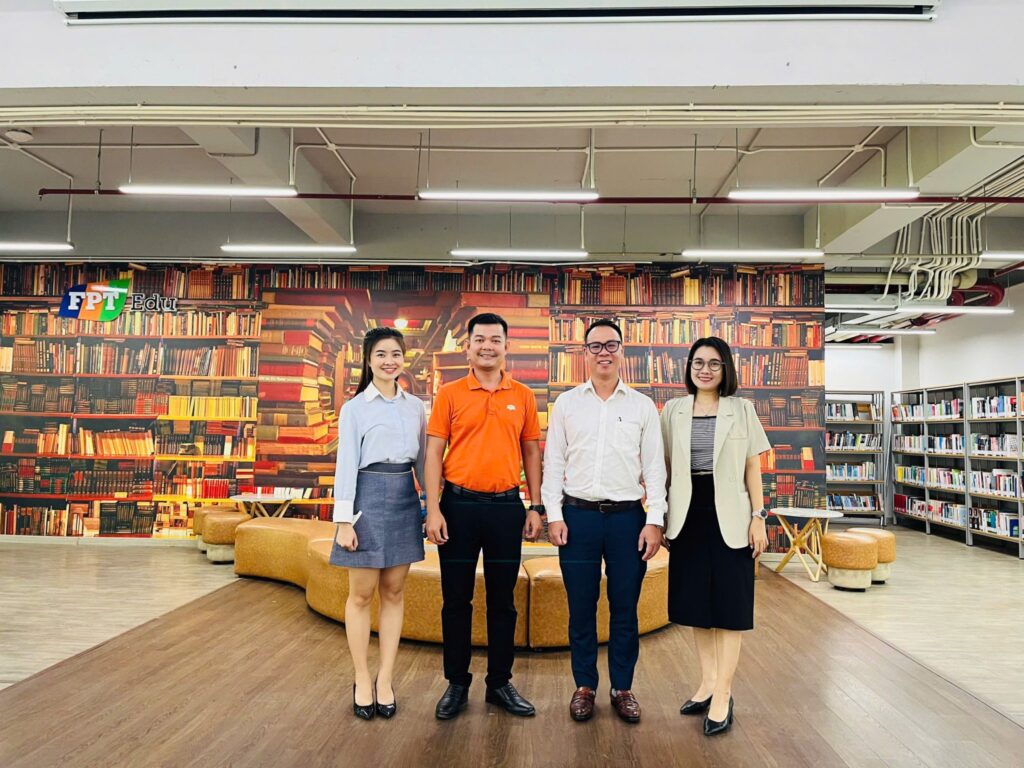 ĐẠI HỌC FPT ĐÓN TIẾP ĐẠI DIỆN NGÂN HÀNG SHINHAN