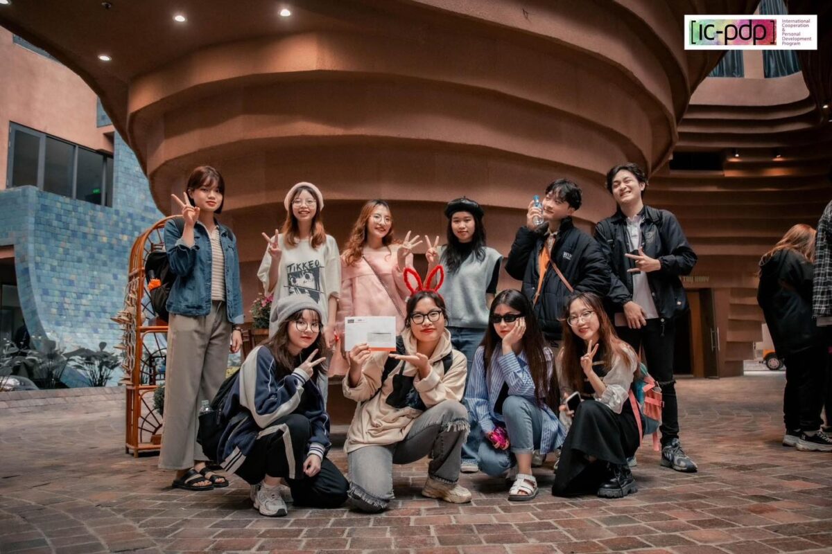 Fuhn tham quan gom bat trang 16