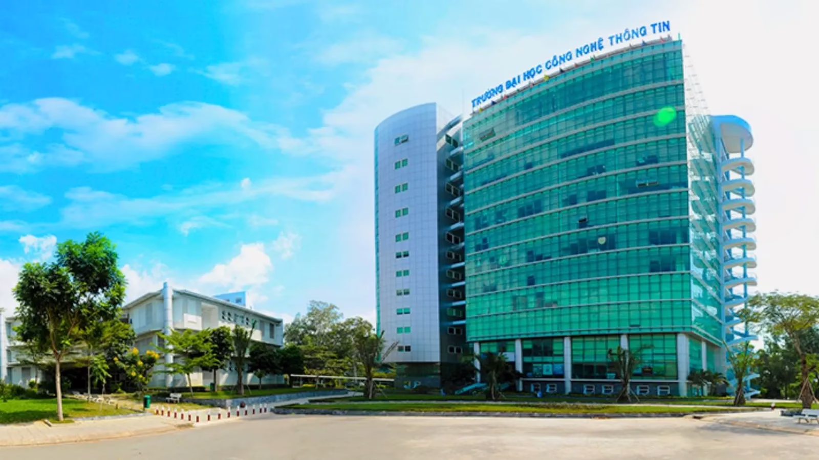 Trường Đại học Công nghệ Thông tin - ĐHQG TP.HCM (UIT) - Nguồn: Internet