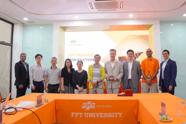 Lãnh đạo Trường Đại học FPT đã có cuộc gặp mặt, trao đổi cùng Coursera tại campus Hà Nội