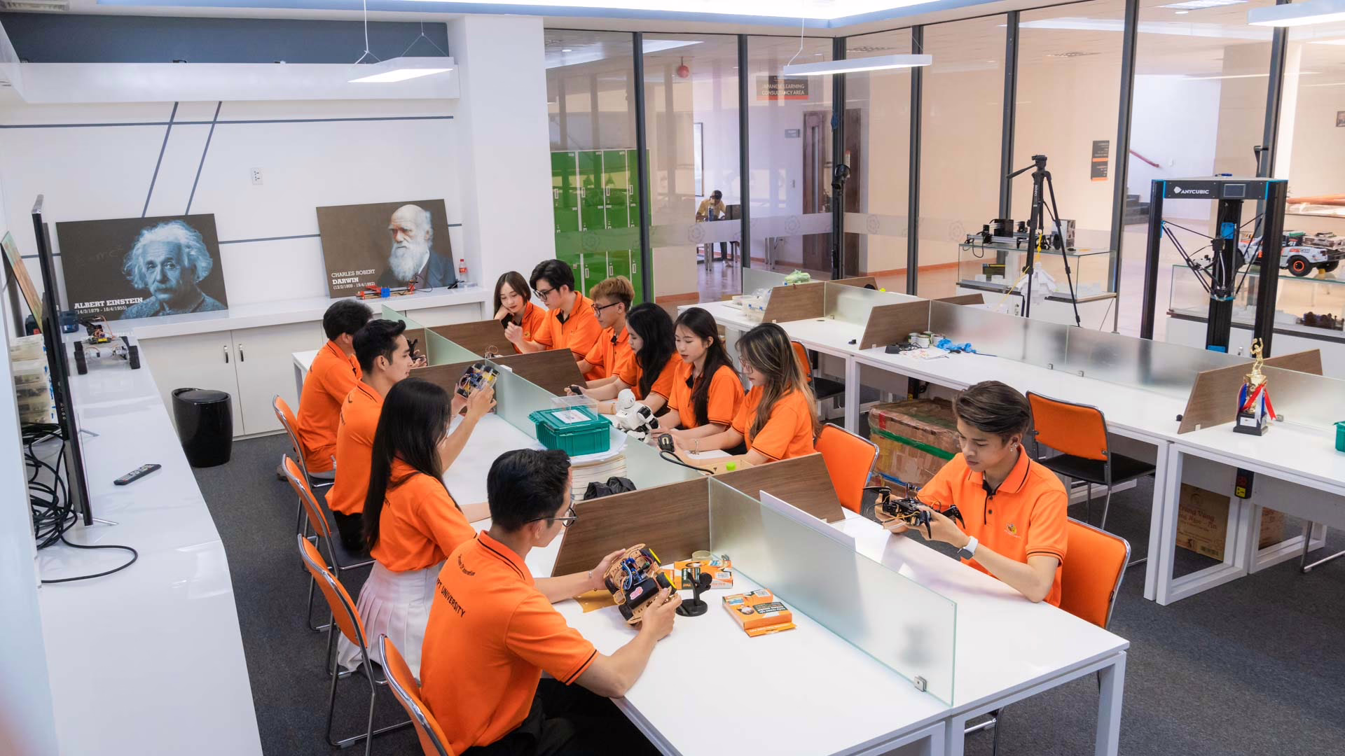 Trường Đại học FPT tuyển sinh 24 ngành học, tất cả các ngành đều tích hợp trí tuệ nhân tạo vào chương trình đào tạo Trường Đại học FPT tuyển sinh 24 ngành học, tất cả các ngành đều tích hợp trí tuệ nhân tạo vào chương trình đào tạo
