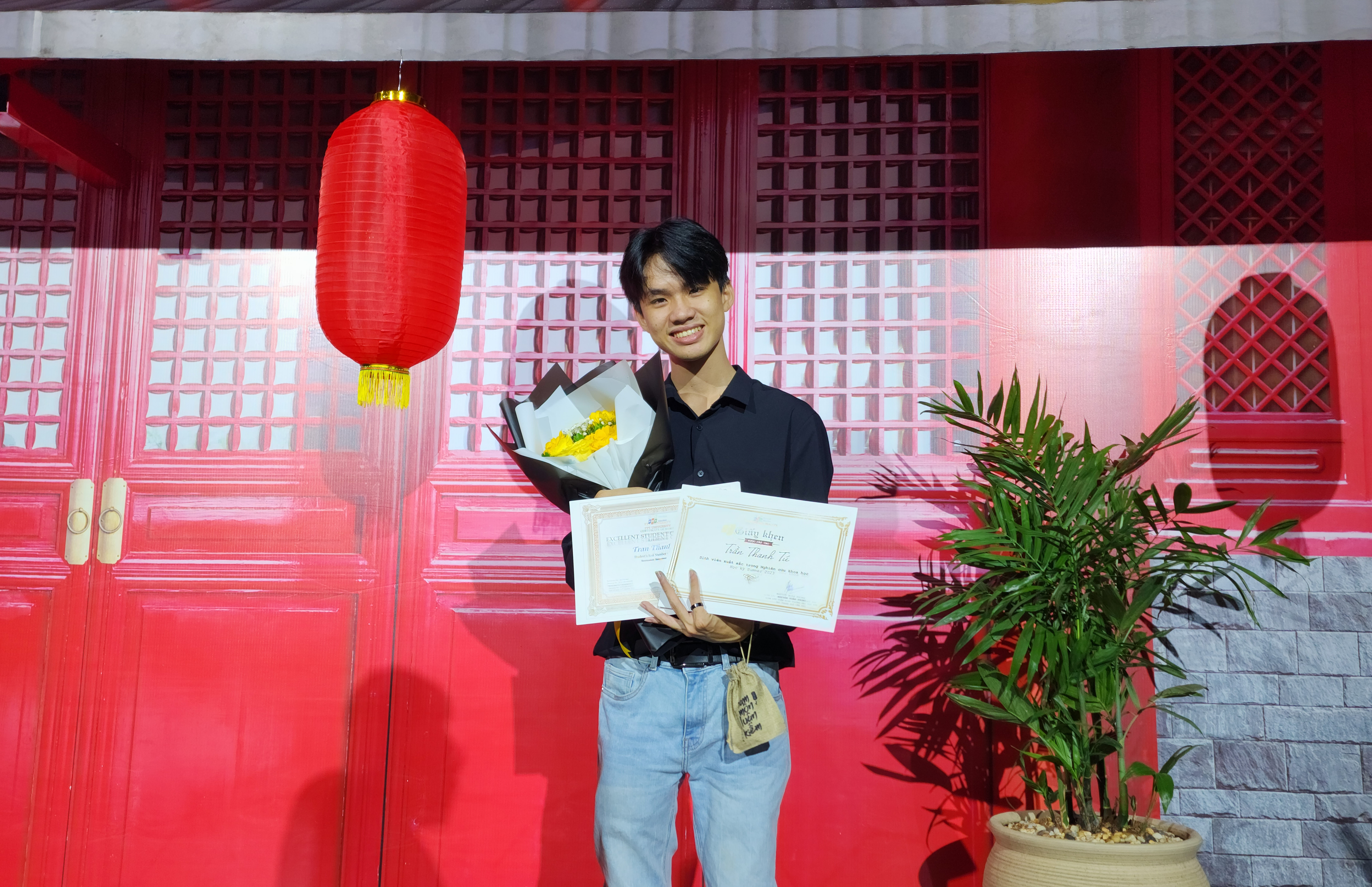Trần Thanh Tú - sinh viên khoá K17 chuyên ngành Kinh doanh quốc tế