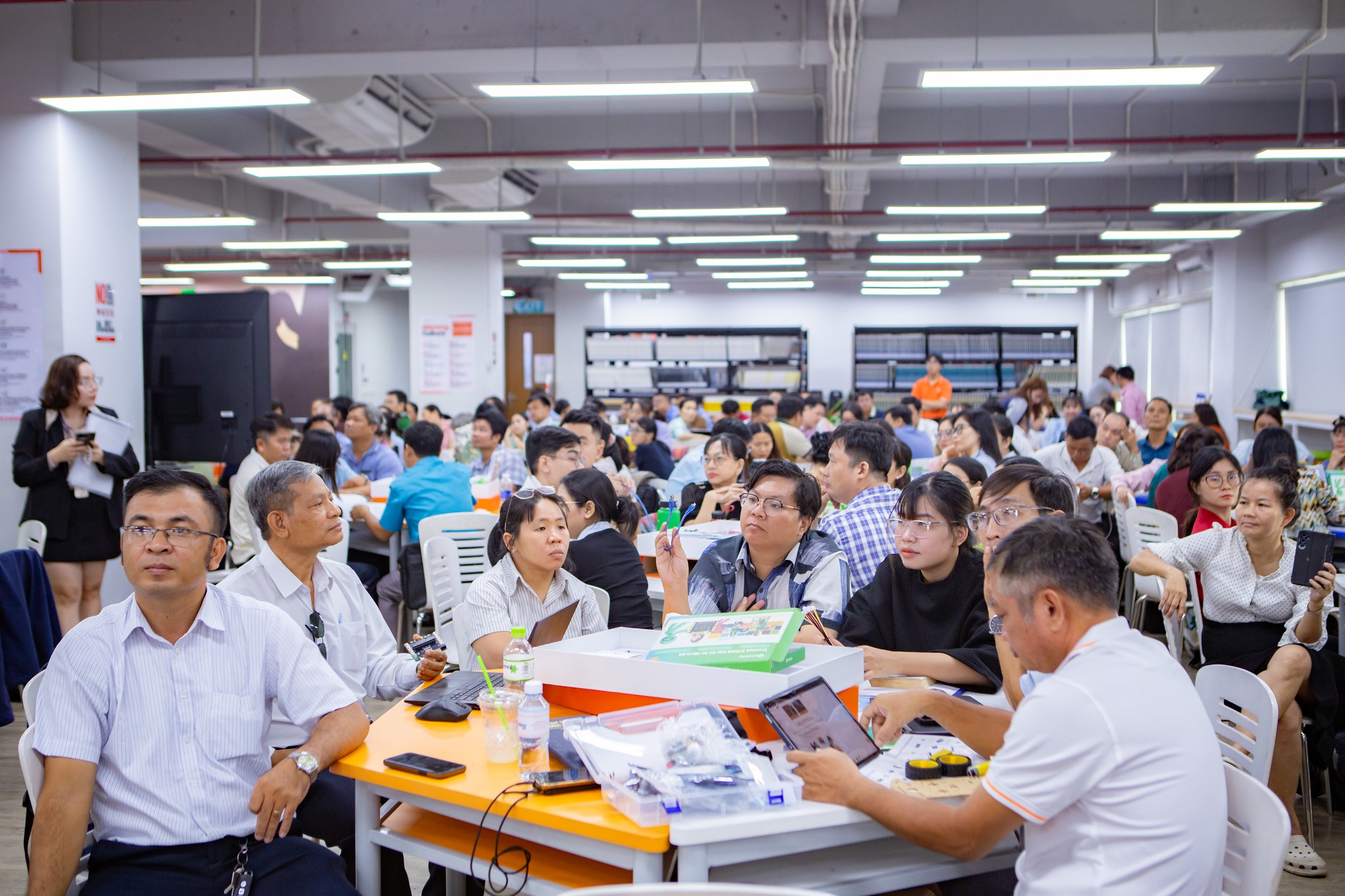 Một buổi tập huấn về STEM của Trường Đại học FPT