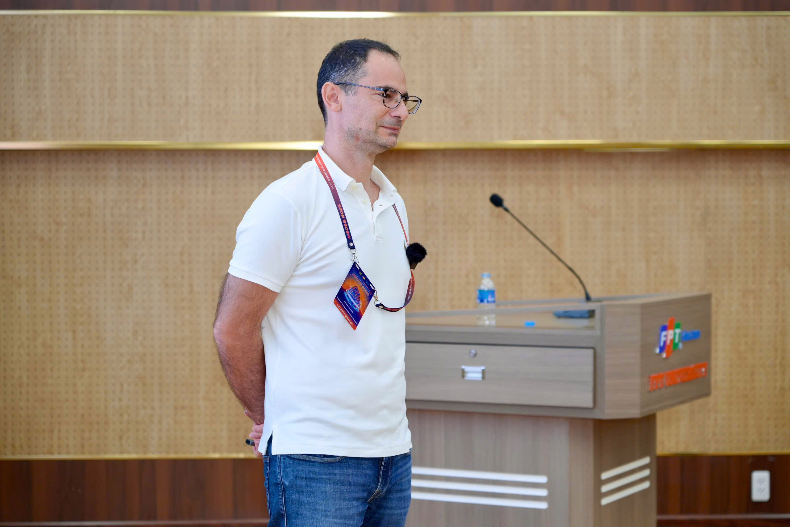anh 6 Content 11 Medes 2025 GS. Kyriakos Mouratidis trình bày đề tài "Applications of geometric reasoning at scale: the case of low-dimensional preference queries"