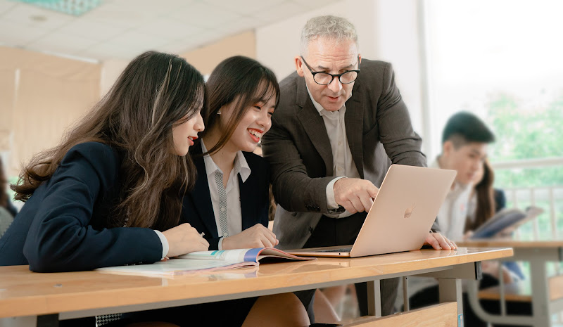 hoc bong s global len toi 60 cho chuong trinh ielts va giao tiep online gia tri len toi 268 ty dong hinh 1