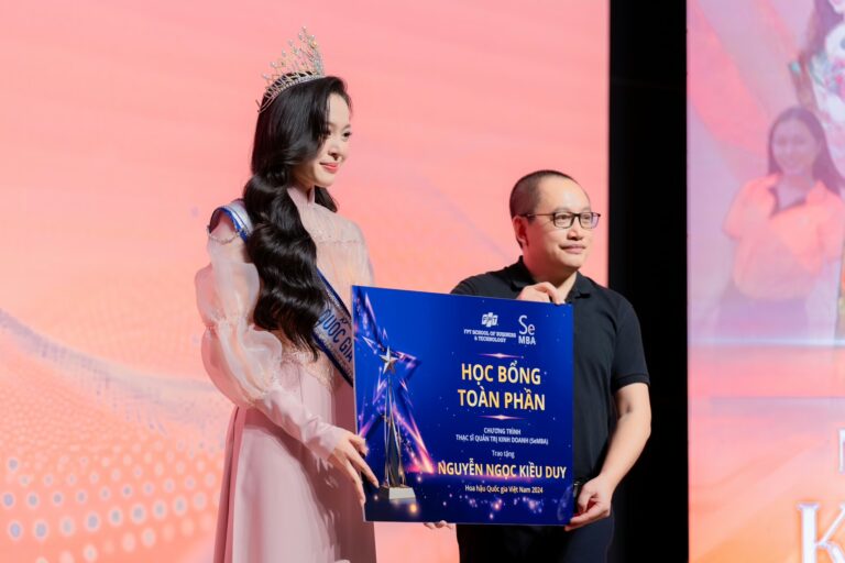 Hoa hậu Nguyễn Ngọc Kiều Duy rạng rỡ ngày trở về trường