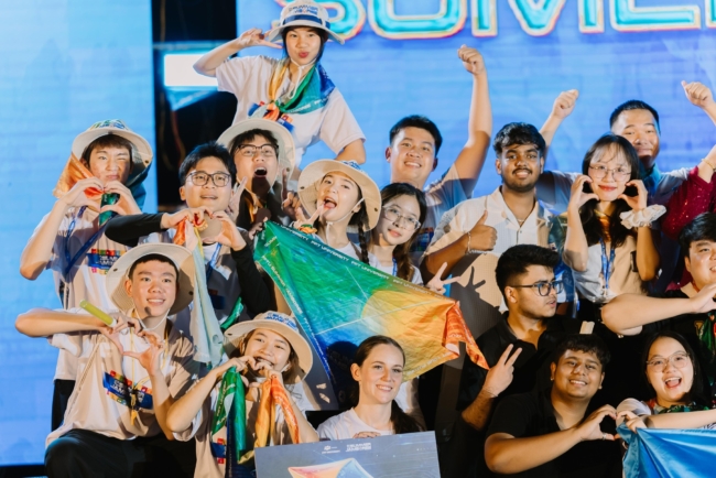 Tieng-anh-thuong-mai-lam-gi 520670990 1162174575938952 5888822033412625769 n