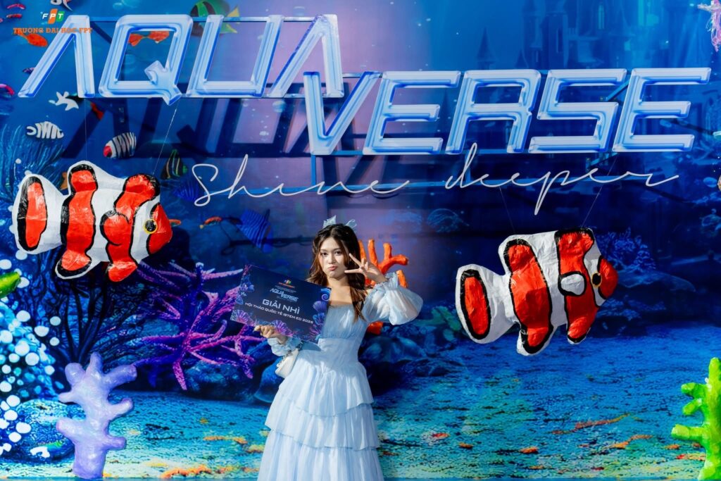 nu-sinh-dh-fpt-vuon-toi-dien-dan-hoc-thuat-quoc-te-1