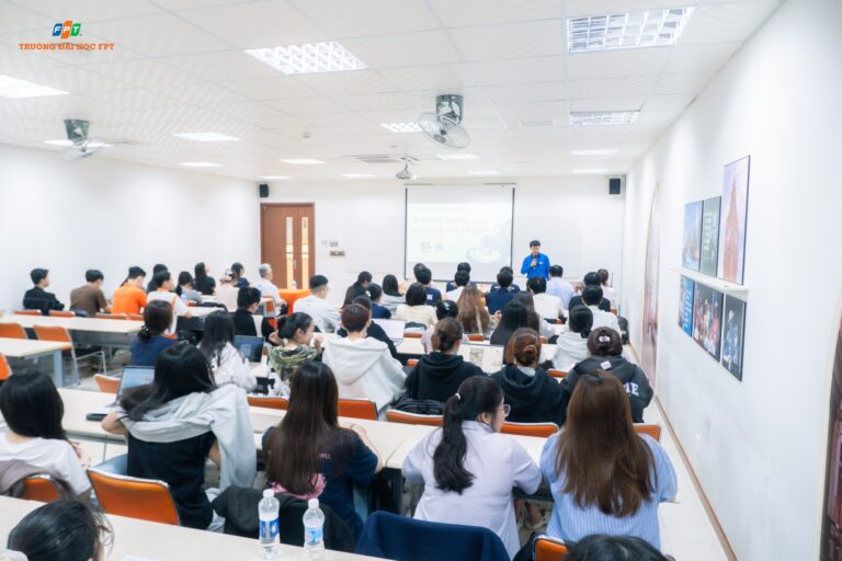 Sinh viên Trường Đại học FPT rèn luyện kỹ năng phỏng vấn với chuyên gia qua tọa đàm “Bí quyết phỏng vấn để khác biệt và dẫn đầu”