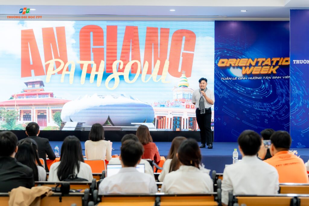 sinh-vien-fpt-ai-quang-ba-du-lich-dbscl-2025-3