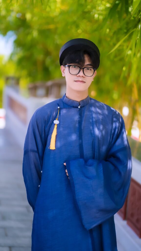 coc-vang-truong-dh-fpt-2