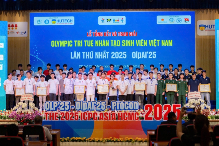 Sinh viên FPTU “càn quét” hàng loạt giải thưởng tại Olympic Tin học, AI và ICPC 2025
