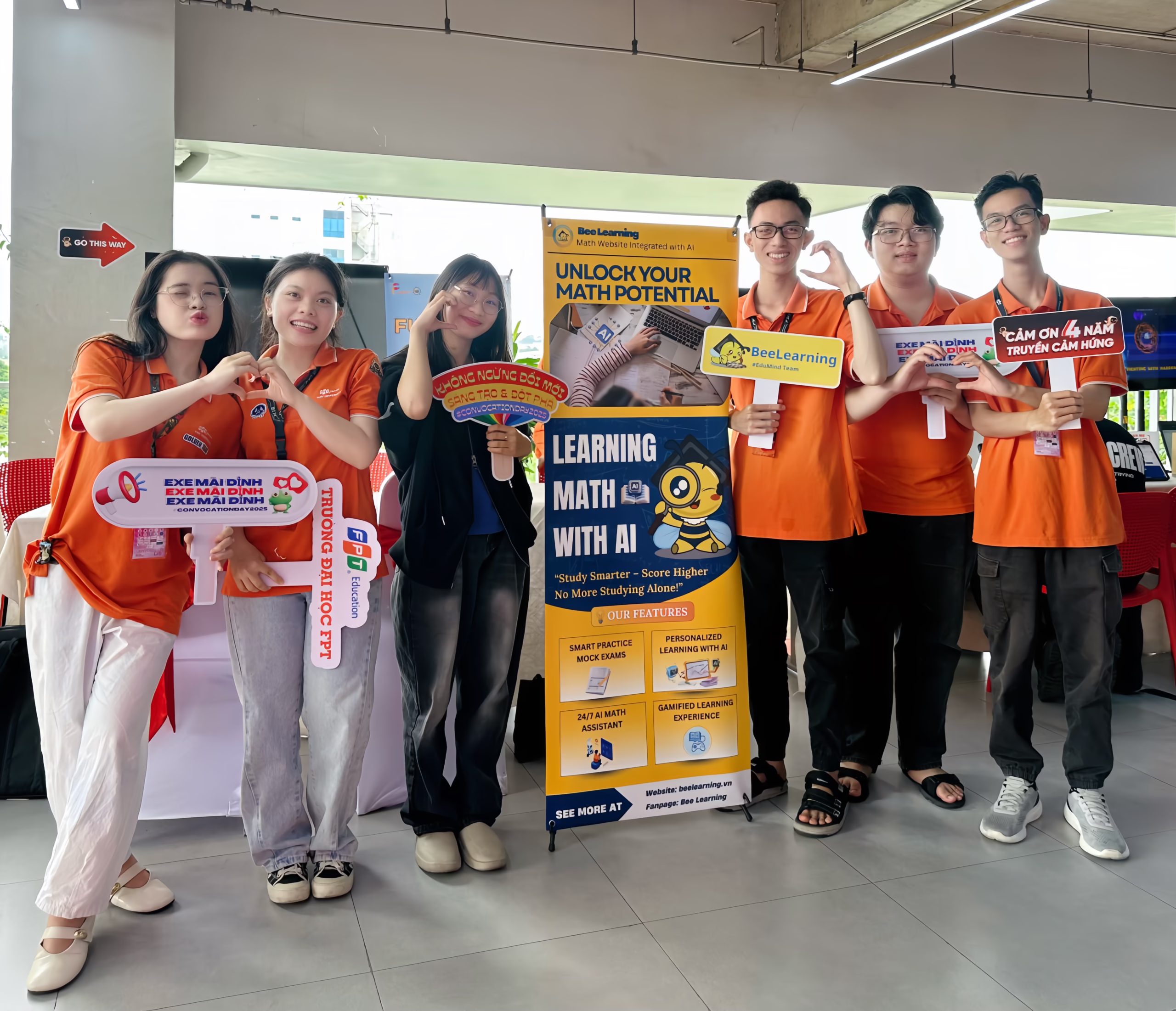 Convocation Day Dự án BeeLearningcủa nhóm sinh viên khoá K18 FPTU được giới thiệu tại sự kiện trải nghiệm dành cho học sinh THPT - Open Day 2026