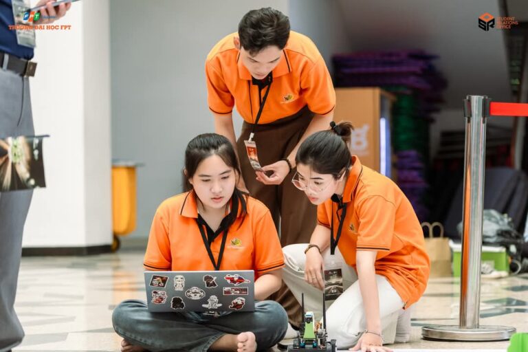 Cùng Sitigroup và sinh viên Đại học FPT mang Tết ấm áp đến trẻ em mồ côi