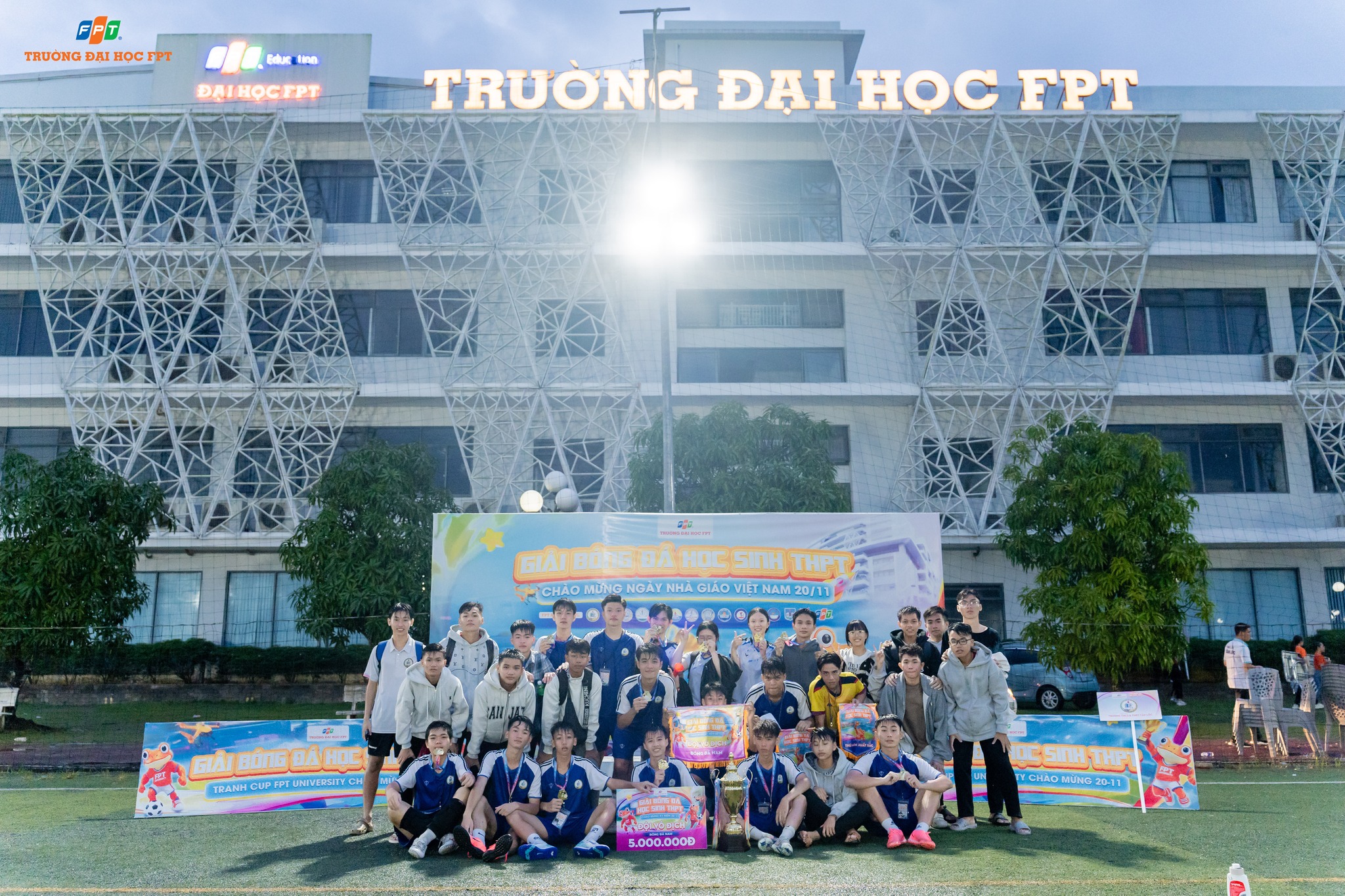 giai-bong-da-hoc-sinh-thpt-tranh-cup-fptu-2025-2