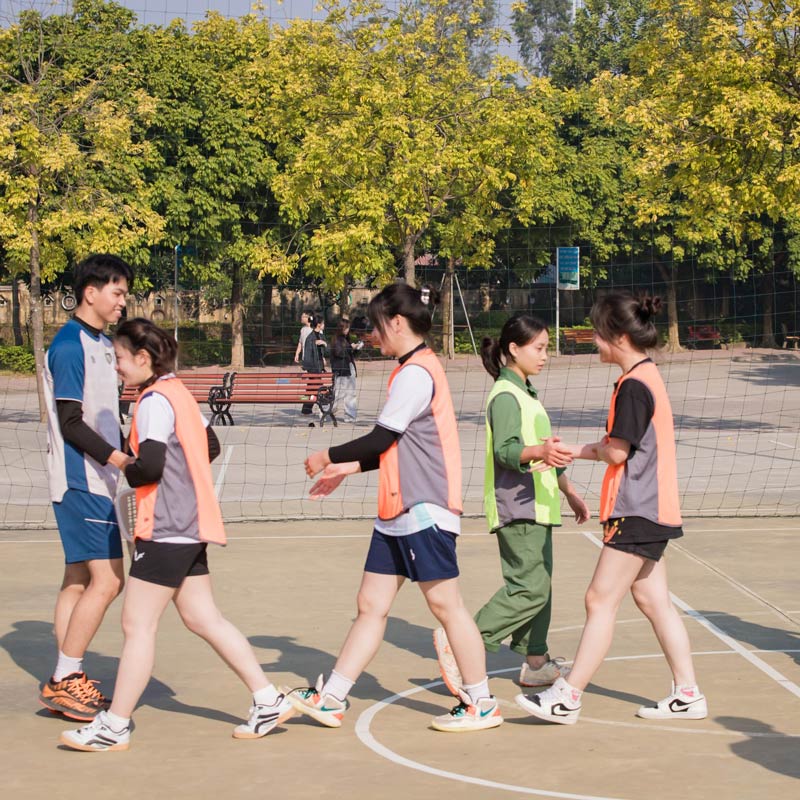 sinh viên tham gia hoạt động Thể thao giải trí Trường Đại học FPT campus Hà Nội