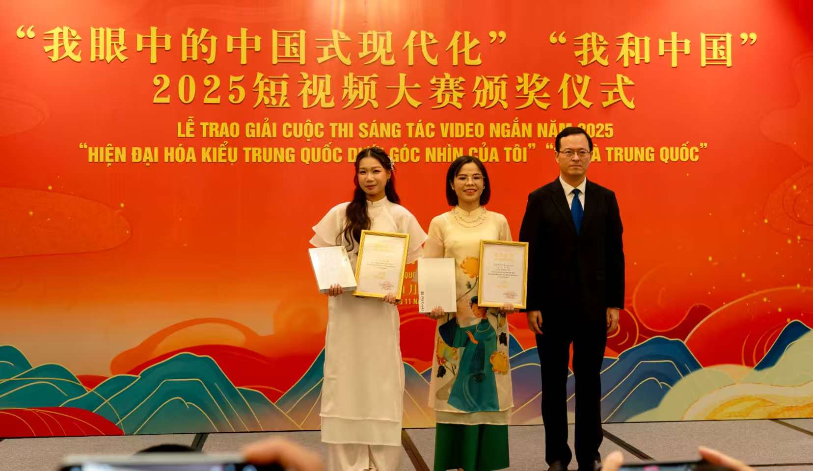 sinh-vien-fpt-thanh-tich-cuoc-thi-video-trung-quoc-2025-1