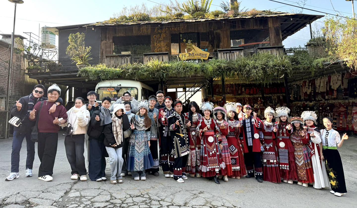 Sinh-viên-Đại-học-FPT-khám-phá-Việt-Nam-trong-hành-trình-Xuyên-Việt-4
