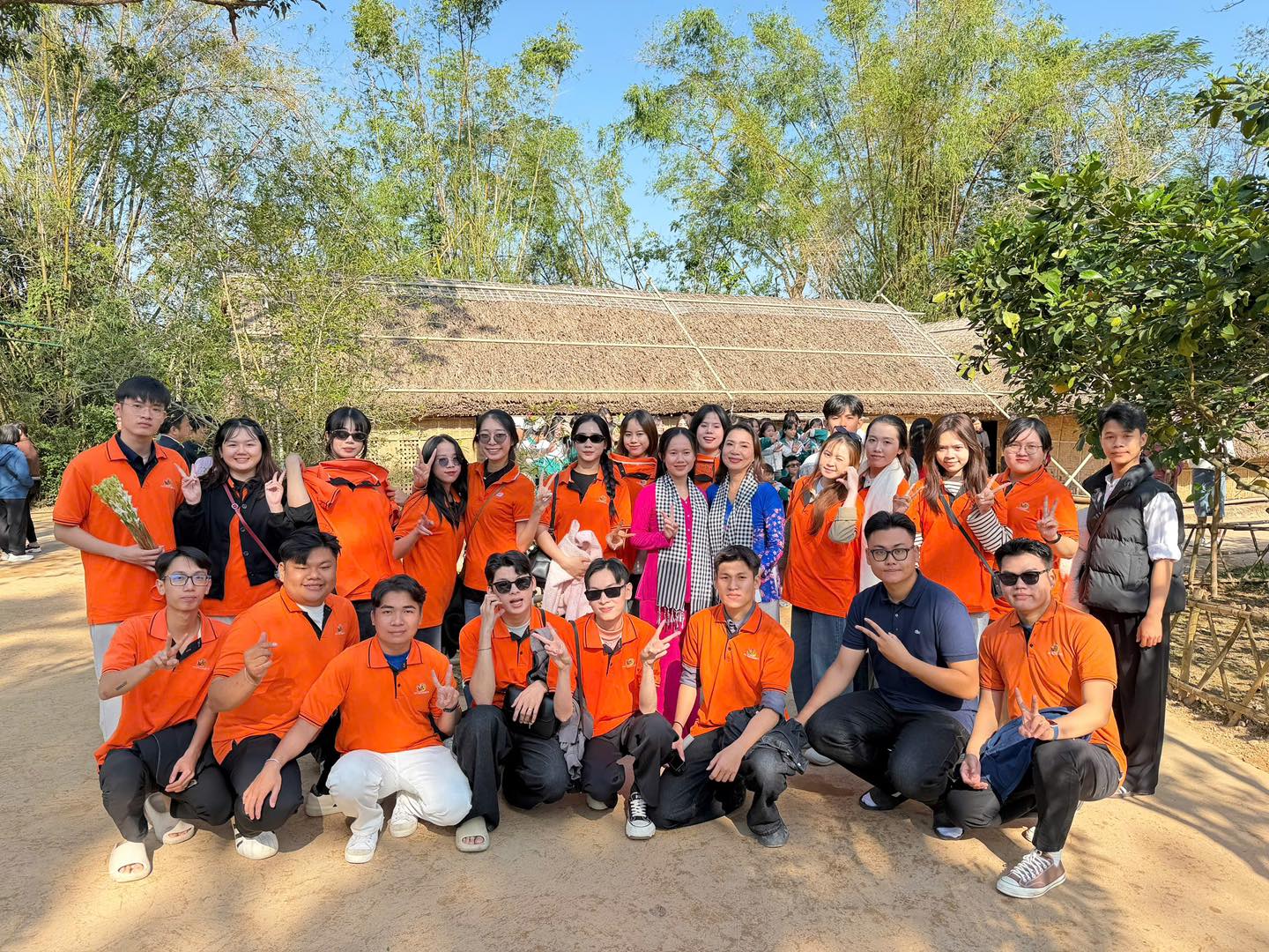 Sinh-viên-Đại-học-FPT-khám-phá-Việt-Nam-trong-hành-trình-Xuyên-Việt-2