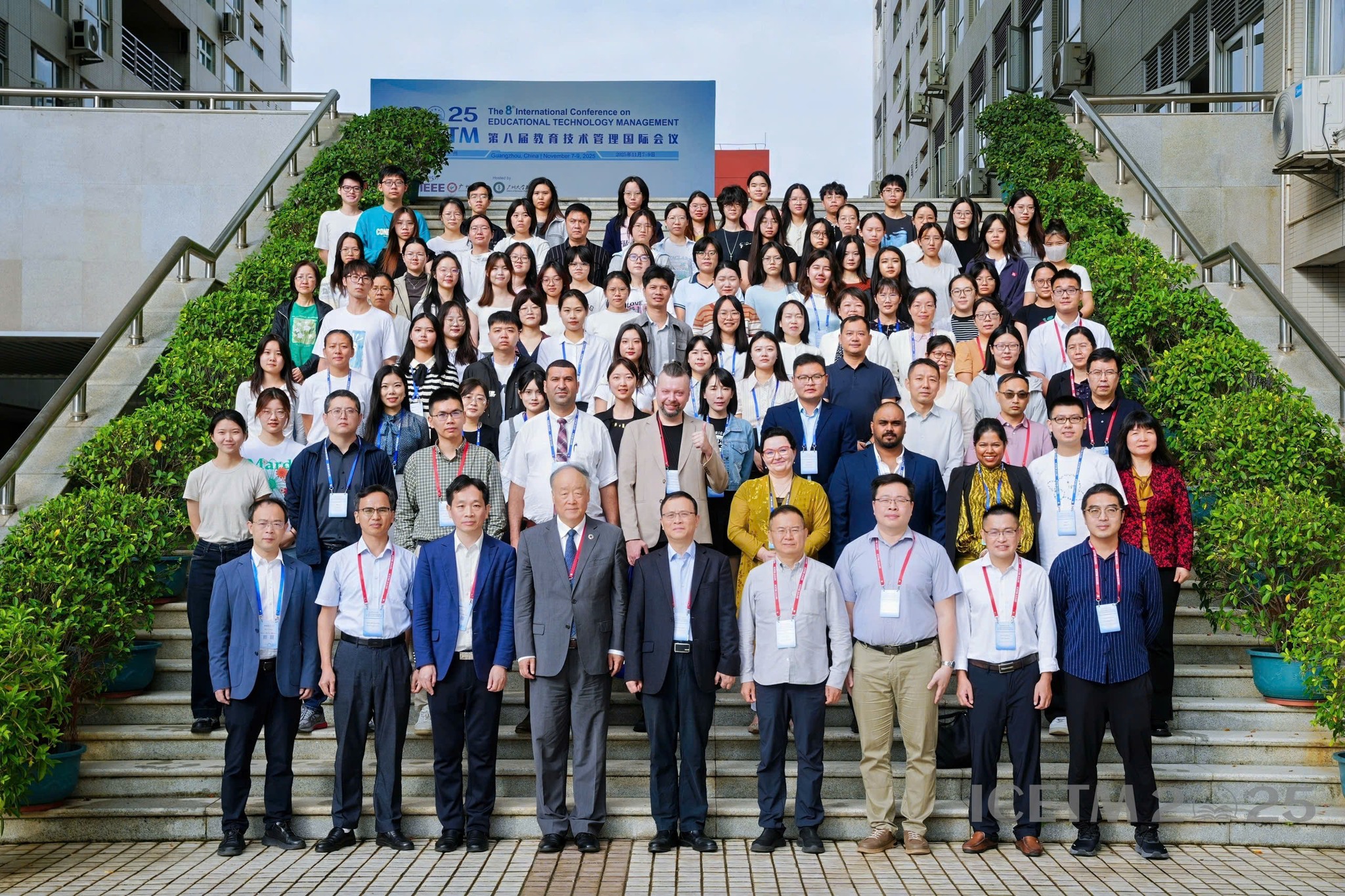 sinh-viên-trường-đại-học-fpt-nghiên-cứu-AI-ứng-dụng-trong-giáo-dục-ngôn-ngữ-3