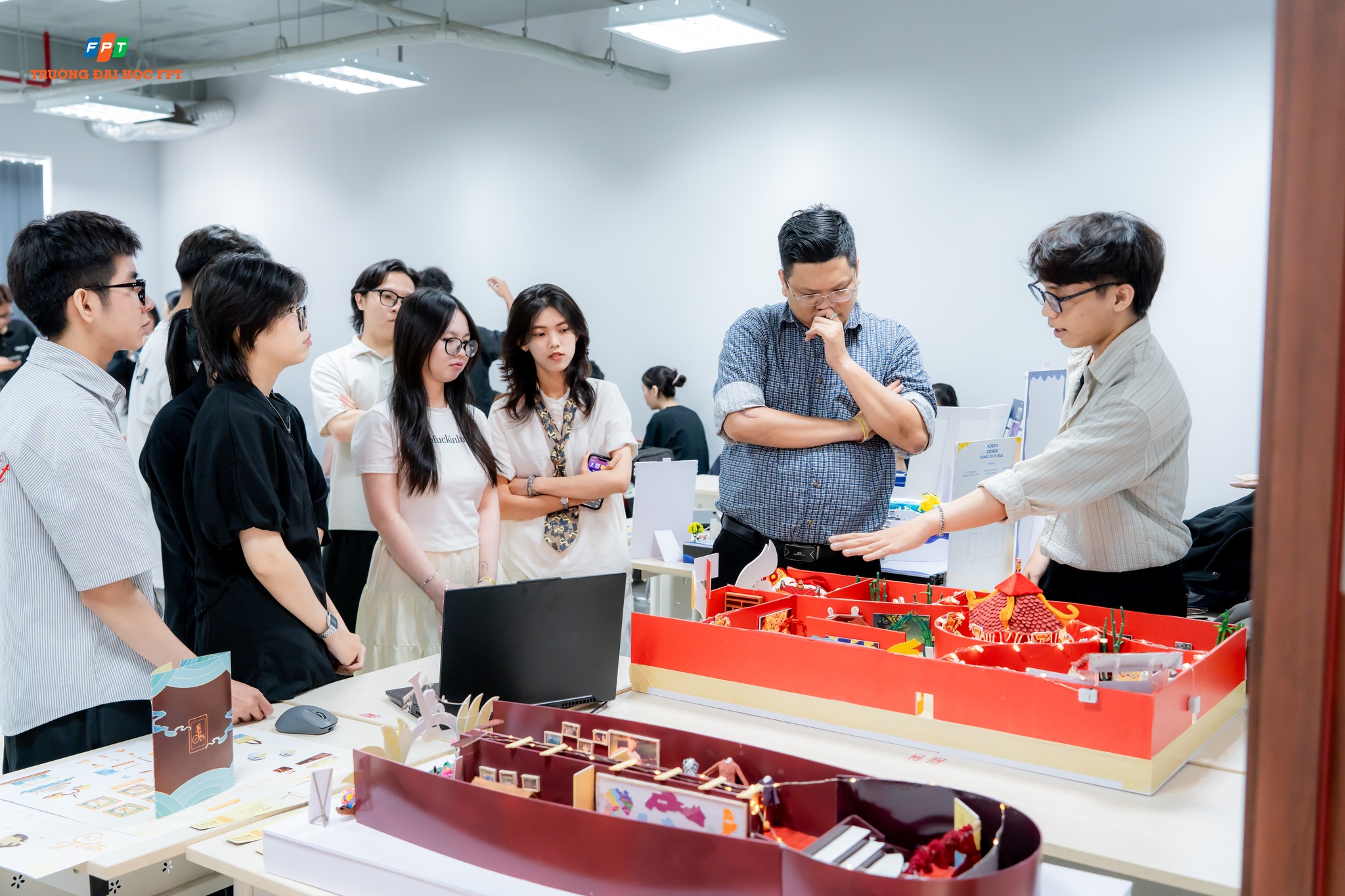 Độc-đáo-loạt-sản-phẩm-sáng-tạo-của-sinh-viên-Đại-học-FPT-2