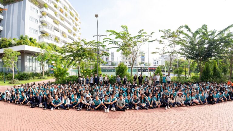 Học sinh Trường THCS & THPT Võ Văn Kiệt hào hứng khám phá môi trường học tập đa trải nghiệm tại Trường Đại học FPT