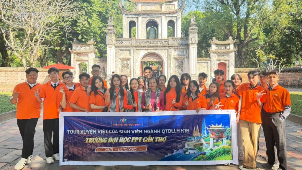 Sinh-viên-Đại-học-FPT-khám-phá-Việt-Nam-trong-hành-trình-Xuyên-Việt