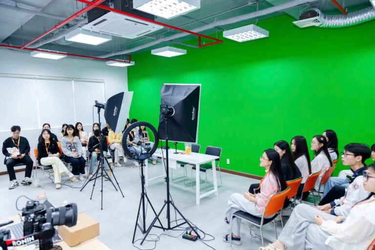 Công chúa Disney xinh xắn, hát hay hết phần thiên hạ