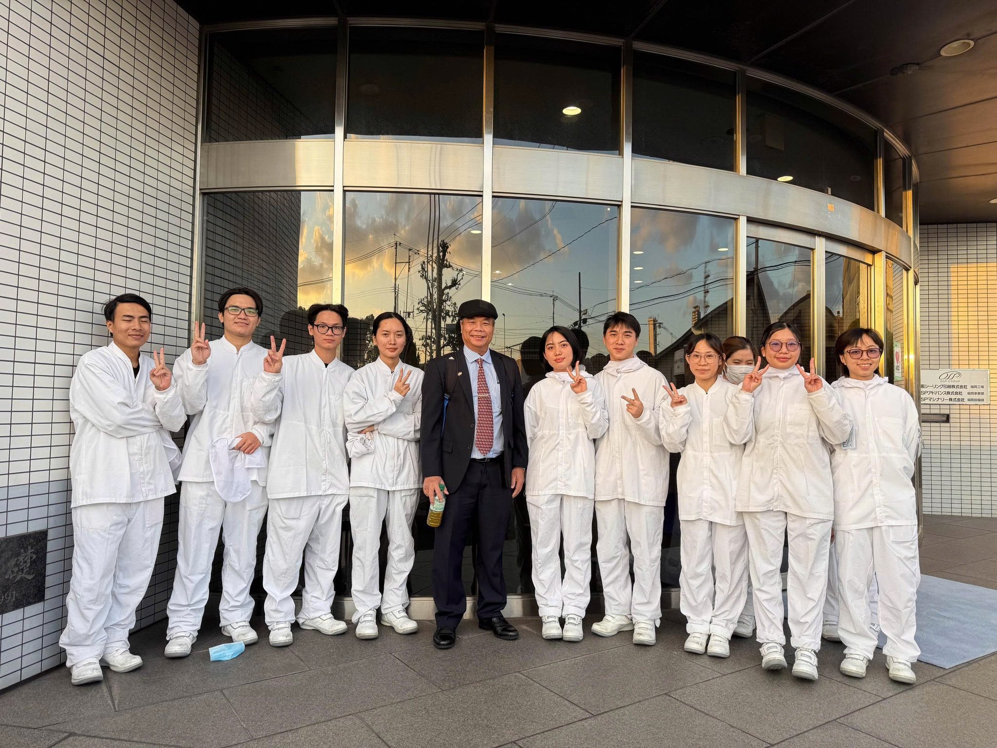 truong-dai-hoc-fpt-den-tham-va-lam-viec-voi-cac-doanh-nghiep-doi-tac-tai-nhat-ban-1