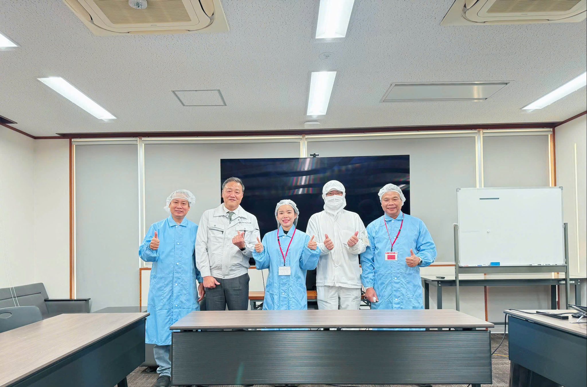 truong-dai-hoc-fpt-den-tham-va-lam-viec-voi-cac-doanh-nghiep-doi-tac-tai-nhat-ban-2